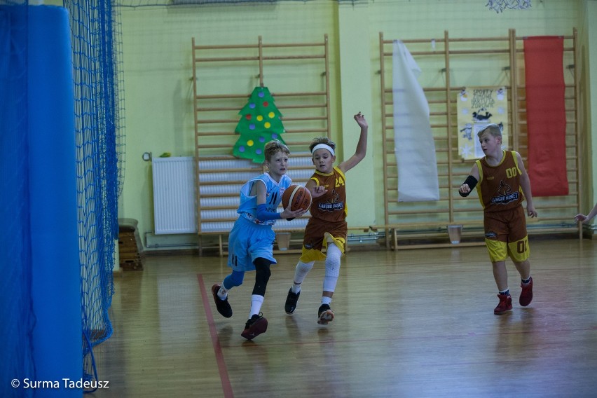 Młodzi koszykarze Spójni Stargard wygrali turniej mini koszykówki w trójce [ZDJĘCIA]