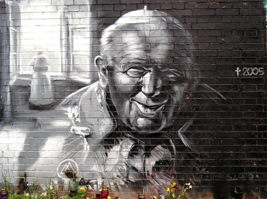Z okazji 100 rocznicy urodzin Jana Pawła II zebraliśmy najciekawsze murale z papieżem Polakiem. Zobacz zdjęcia!
