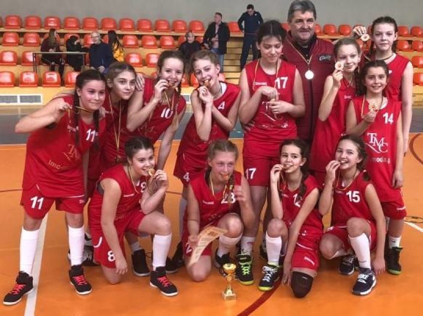 Dziewczęta z SP 14 w półfinale  mistrzostw województwa