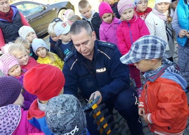 Stegna. Przedszkolaki gościły policjantów