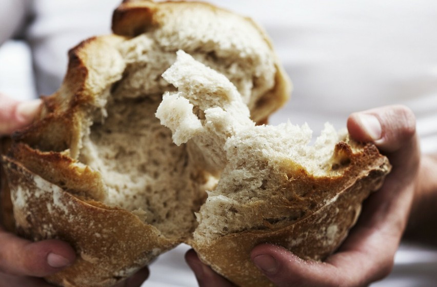 W Wielki Piątek pieczono chleb, dzięki czemu miało go nie...