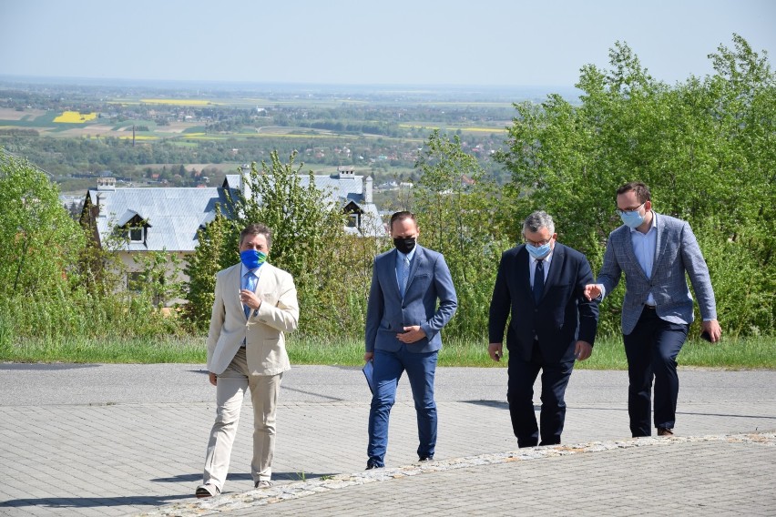 W Przemyślu minister infrastruktury Andrzej Adamczyk...