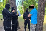 58-latek  zatrzymany przez "Łowców pedofili" w Grudziądzu nie został aresztowany. Bo dziewczynki podrywał  "nieudolnie"  