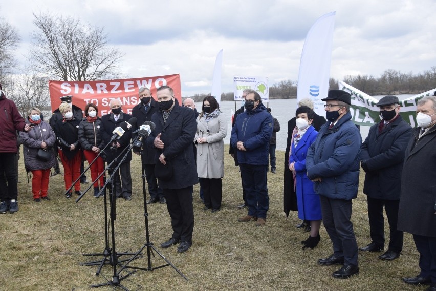 Konferencja prasowa z udziałem lokalnych samorządowców i...