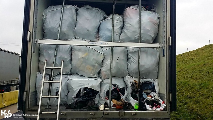 Ile śmieci z zachodu ciągnie do Polski przez autostradę A4? Sprawdziliśmy! Ta ilość naprawdę przeraża! (FOTO)