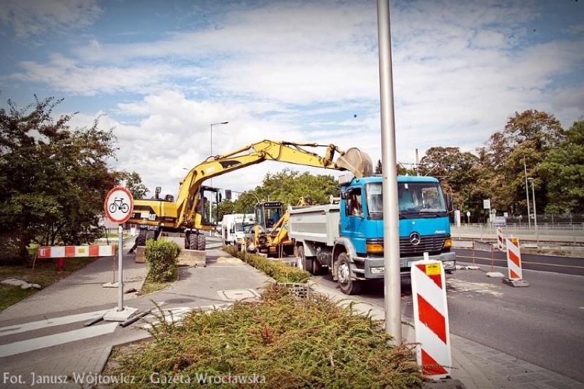 Wrocław: Lotnicza rozkopana. Uwaga na utrudnienia (ZDJĘCIA)