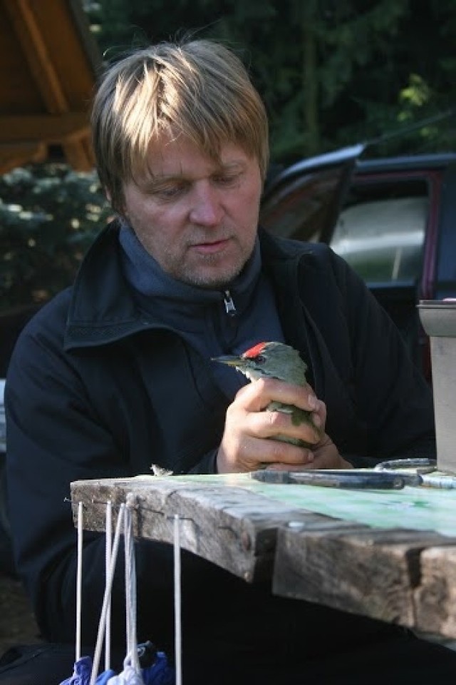 W obrębie stawów żyją rzadkie gatunki ptaków. Romuald Mikusek sam je obrączkował. Jest przekonany, że ich gniazda były na wyspie