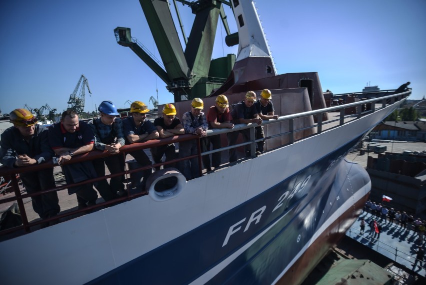 W Stoczni Remontowej Nauta zwodowano nowoczesny statek rybacki [ZDJĘCIA]