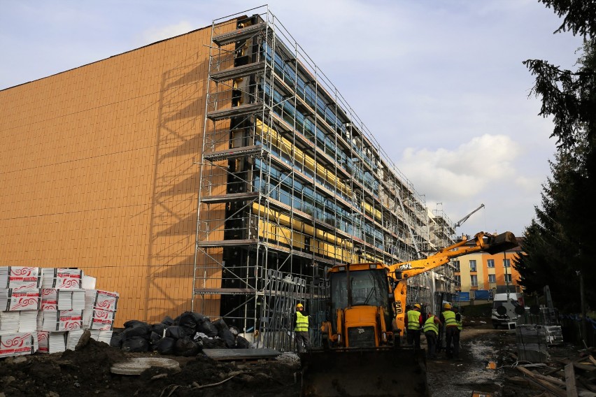 Prace przy Centrum Symulacji Medycznej w Sanoku postępują zgodnie z planem [ZDJĘCIA]