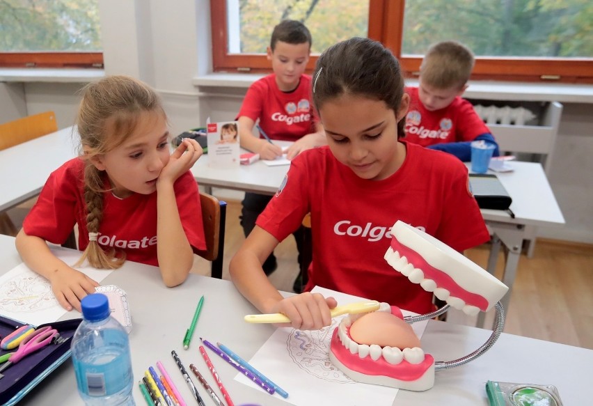 Jak dbać o zęby? Uczniowie dają przykład [WIDEO, ZDJĘCIA]