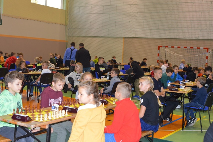 Turniej szachowy w Tucholi zgromadził ponad 120 zawodników
