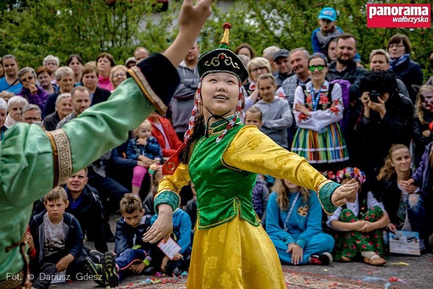 Parada i pokazy uczestników Brave Kids w Wałbrzychu