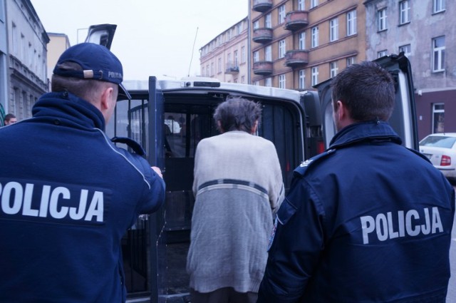 Będzin: najpierw z nim pili, potem go pobili