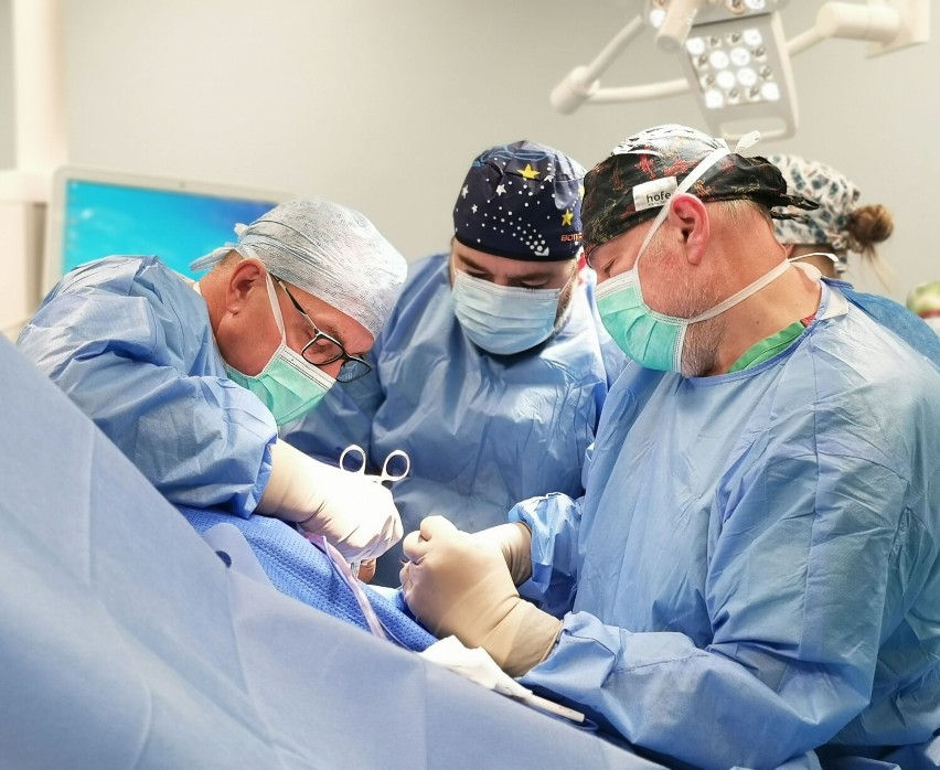 Implantacja endoprotezy stawu ramiennego  przeprowadzona po raz pierwszy w żywieckim Szpitalu.