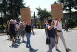 W Dąbrowie Górniczej protestowali mieszkańcy dzielnicy Strzemieszyce i Sławkowa. Blokowali drogę, bo nie chcą pod oknami tirów 