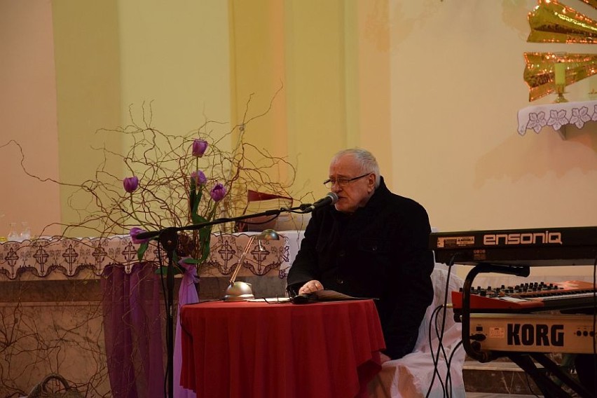 Jan Nowicki w Barcinie przedstawił Drogę Krzyżową 