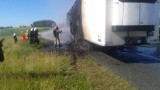Pożar naczepy na autostradzie A1 Bielawkach, gm. Pelplin. Ruch w kierunku Gdańska odbywa się pasem szybkim [ZDJĘCIA]