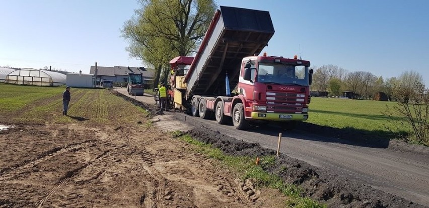Obecnie prowadzone są remonty kilku dróg w gminie Chełmno