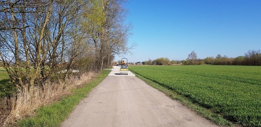 Obecnie prowadzone są remonty kilku dróg w gminie Chełmno