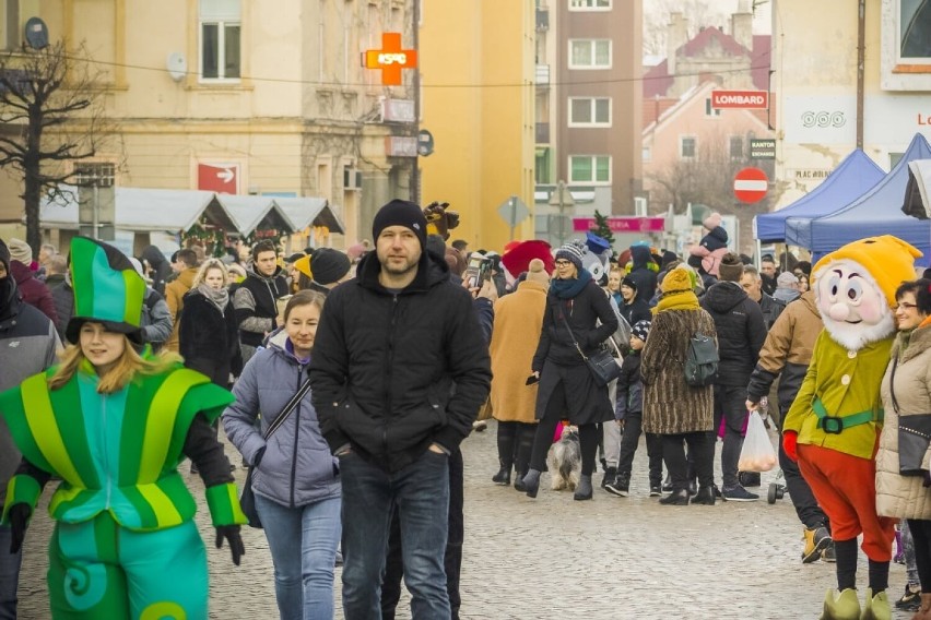 Jarmark Bożonarodzeniowy i I Parada Bajkowych Postaci w...