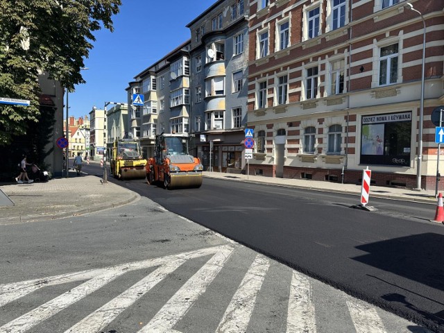 Przebudowa ulicy Wolności w Jeleniej Górze została podzielona na trzy etapy.