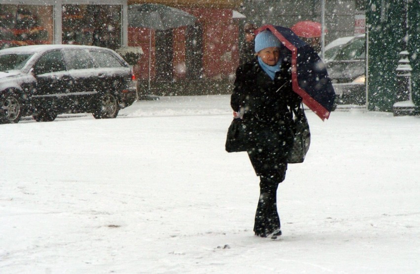 Atak zimy w Nysie. Meteorolodzy ostrzegają przed śnieżyca....