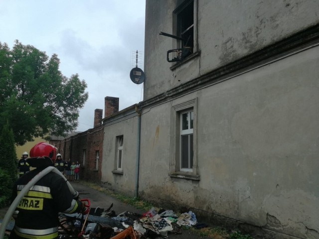 Pożar mieszkania w zabytkowej kamienicy przy ulicy Bolesława Chrobrego w Sierakowie - na miejscu pracuje sześć zastępów straży pożarnej.

ZOBACZ TAKŻE - POŻAR ZBOŻA NA PNIU W DALESZYNKU 10.07.2018 ZDJĘCIA

ZOBACZ TAKŻE - ATRAKCJE NA NAJBLIŻSZE DNI W POWIECIE MIĘDZYCHODZKIM


Pyton wciąż poszukiwany, policja apeluje o ostrożność. "Może pożreć człowieka"

