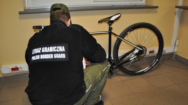 Obywatel Białorusi wyjeżdżający z Polski miał w bagażniku swojego audi częściowo rozmontowany rower