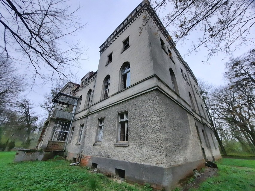 Dawna posiadłość rodziców hrabiny Valeski von Bethusy-Huc w...