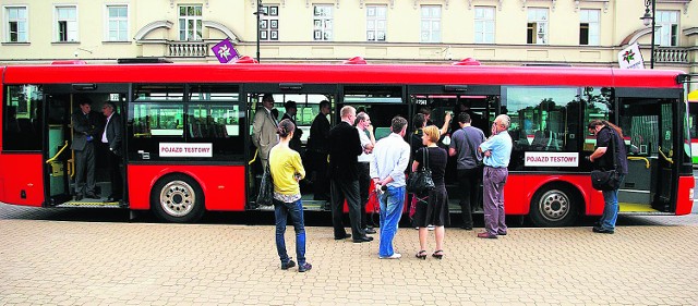 Przez dwa tygodnie po lubelskich ulicach jeździł już jeden 12-metrowy autobus marki SOR