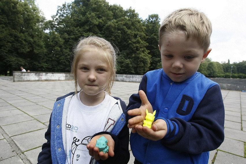 Pokebranie. Szukali pokemonów w parku na Zdrowiu