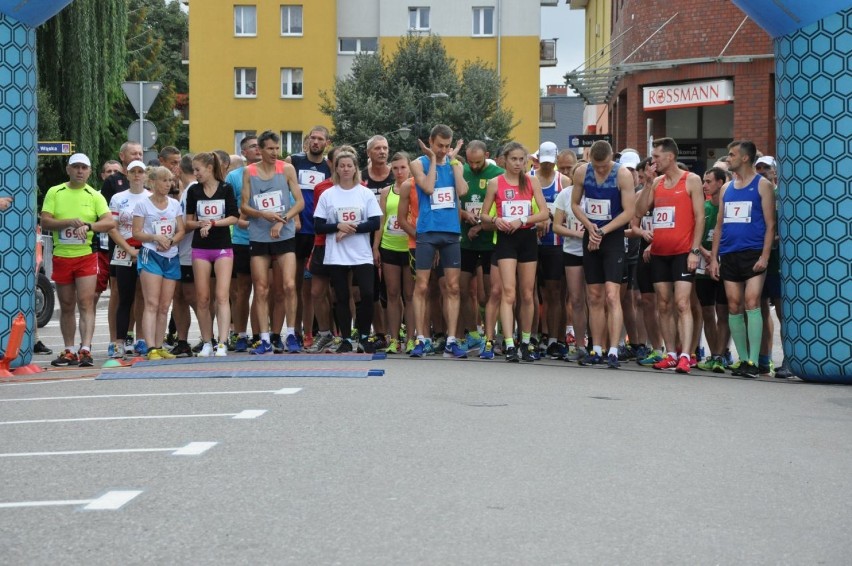 Liwa Cup 2019. Ponad setka zawodników na starcie ulicznego biegu w Prabutach [ZDJĘCIA]