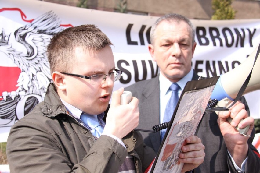 Liga Obrony Suwerenności protestowała pod konsulatem Litwy [Zdjęcia]