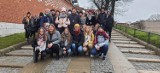 Uczniowie z Sieradza odwiedzili Auschwitz Birkenau i Kraków ZDJĘCIA