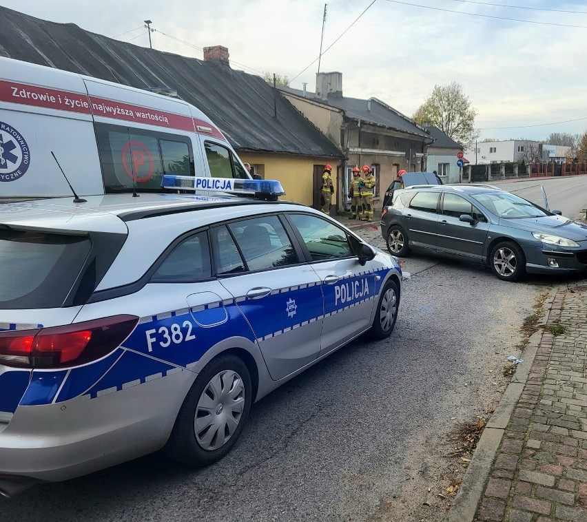 Kolizja drogowa w Opocznie. 35-latka nie ustąpiła pierwszeństwa przejazdu ZDJĘCIA