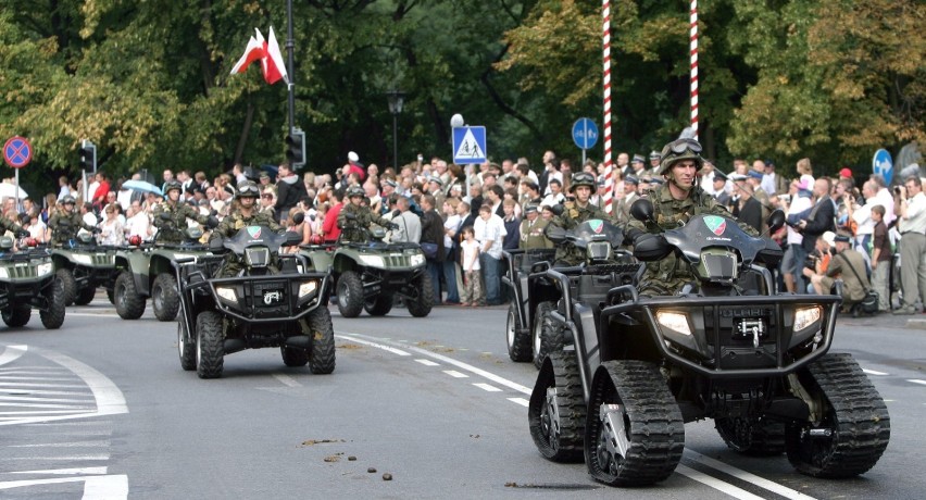 Obchody Święta Wojska Polskiego 2015 w Warszawie: PROGRAM [defilada, piknik wojskowy, wydarzenia]