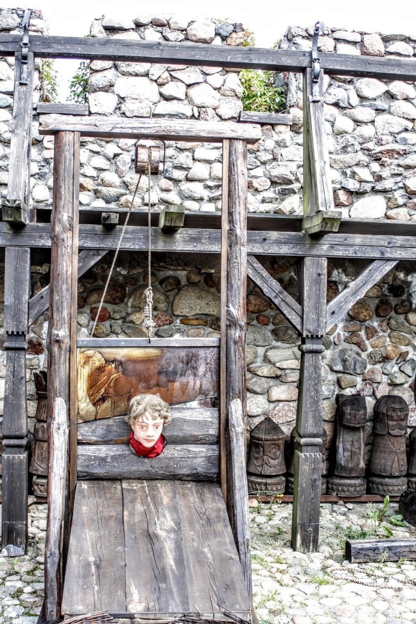 Największa w Polsce wystawa średniowiecznych narzędzi tortur w Kiermusach [ZDJĘCIA]