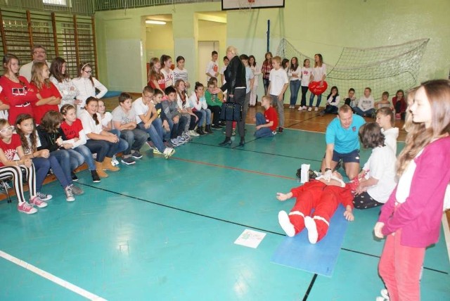 Szkoła Podstawowa nr 18 w Kaliszu biła rekord w pierwszej ppomocy