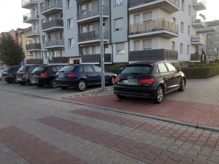 Mistrz parkowania w Legnicy - najnowsze zdjęcia! [WRZESIEŃ 2019] 
