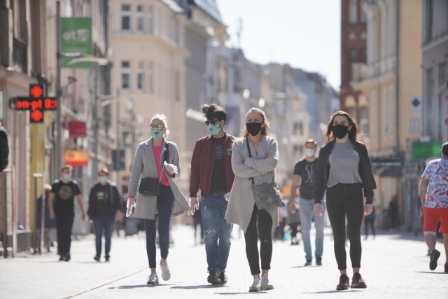 Do 29 listopada nie będzie żadnego luzowania obostrzeń. - Pandemia już kilka razy nas zaskoczyła - wyjaśnił Niedzielski.