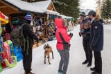 Tatry. Wolontariusze WOŚP pojawili się na szlakach górskich. Turyści chętnie wrzucają datki do puszek 