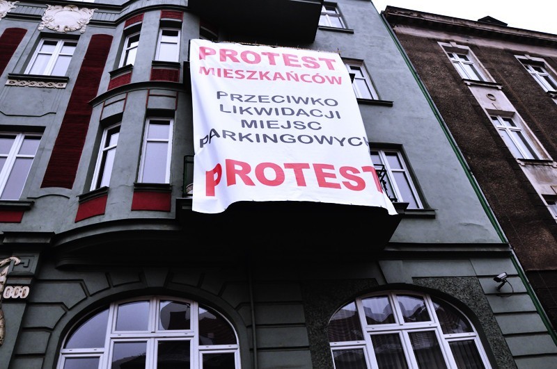 Bukowska: Oburzeni mieszkańcy protestują przeciwko przebudowie ulicy [ZDJĘCIA]