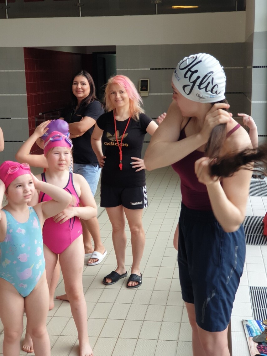 Pływacka niespodzianka dla dzieci z SP 2 w Głogowie