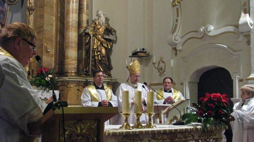 Kwilcz - Arcybiskup wręczył dwa medale