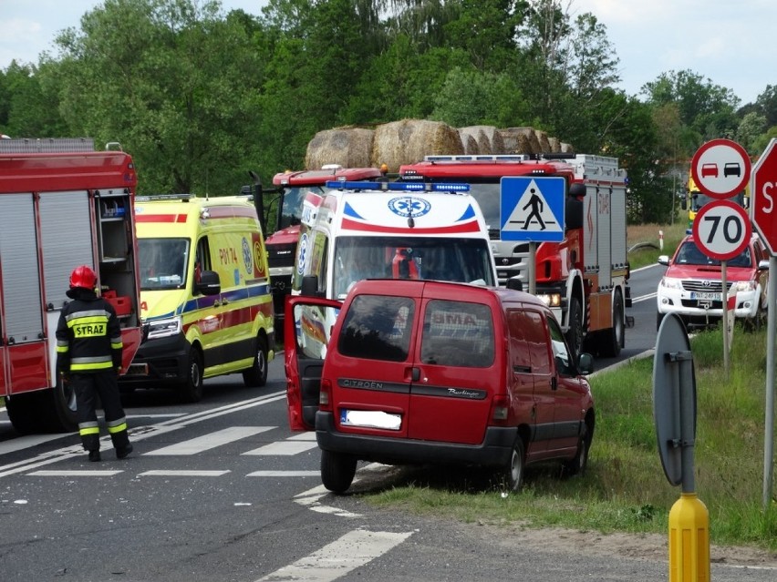 Wypadek pod Nowym Tomyślem. Lądował śmigłowiec LPR [ZDJĘCIA]