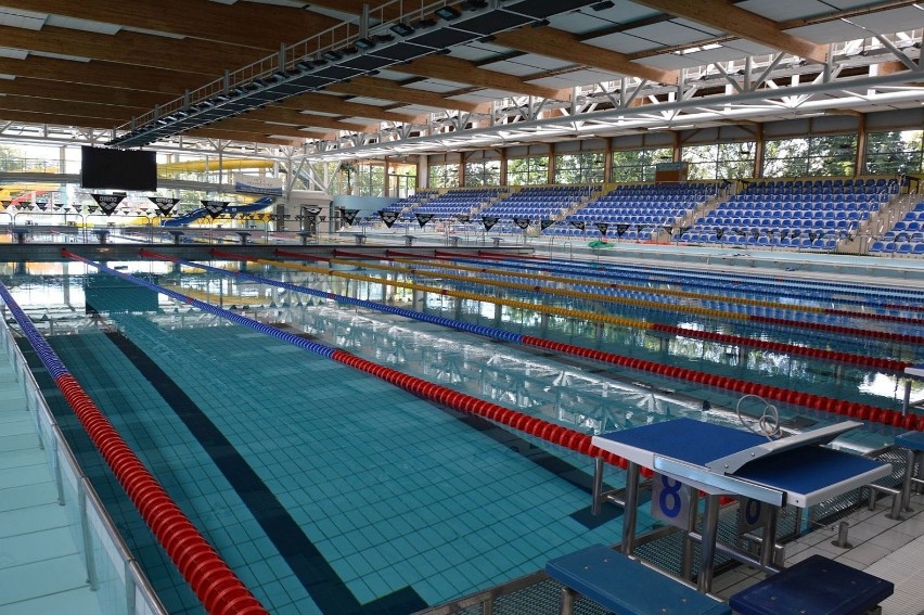 Pływalnia "Rawszczyzna" w Ostrowcu ponownie otwarta. Wracają treningi i nauka pływania [ZDJĘCIA, WIDEO]