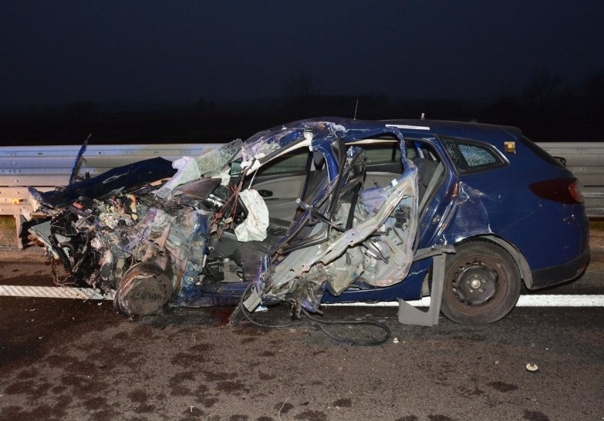 Wypadek na A4 w Gorliczynie w pow. przeworskim. Ukrainiec jechał pod prąd i spowodował czołówkę. Był pijany i nie miał prawa jazdy [ZDJĘCIA]
