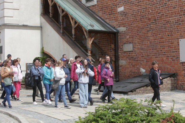 Turyści i mieszkańcy Sandomierza w sobotę 11 maja. Zobacz więcej na kolejnych slajdach >>>