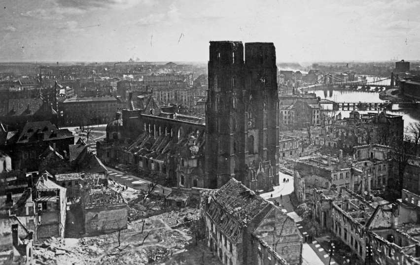 Wrocław w 1945 roku. Zobacz niesamowite zdjęcia! 