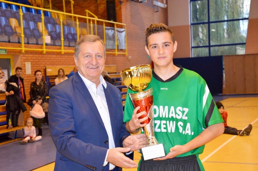 Spomasz Pleszew pokonał Policję w finale XII Turnieju Piłki Nożnej Instytucji i Firm z okazji Święta Niepodległości